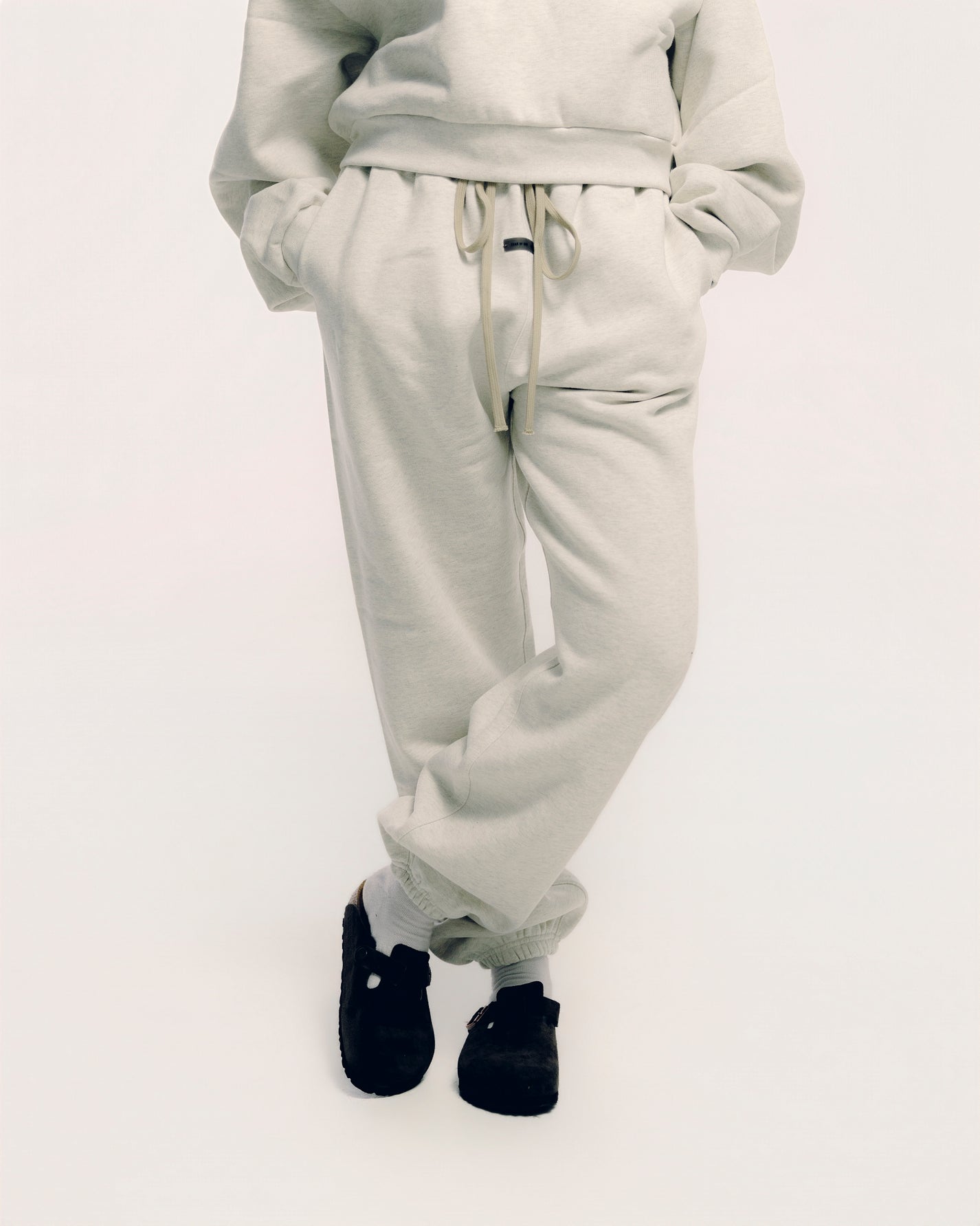 CLASSIC SWEATPANT