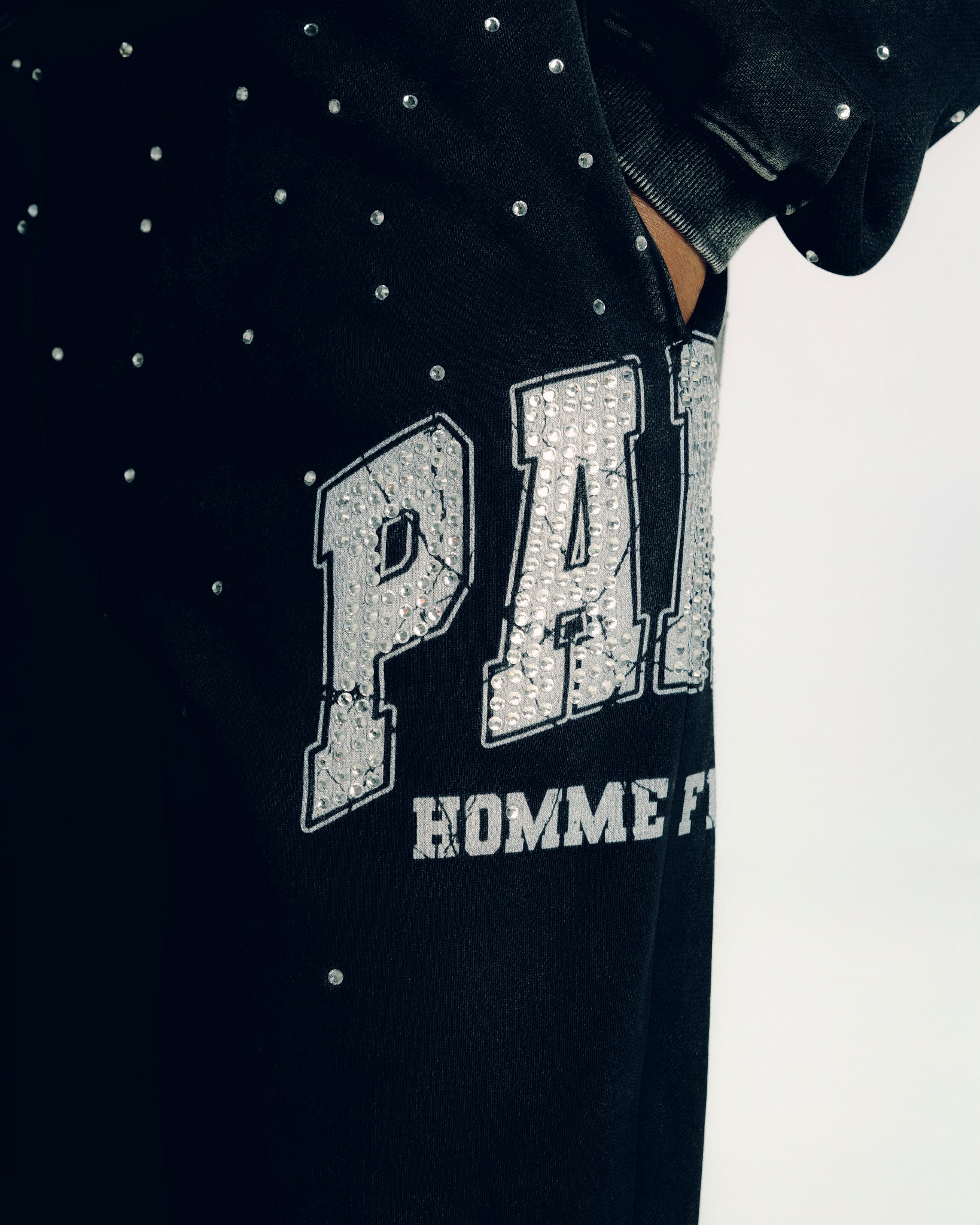 WORLD TOUR SWEATPANT