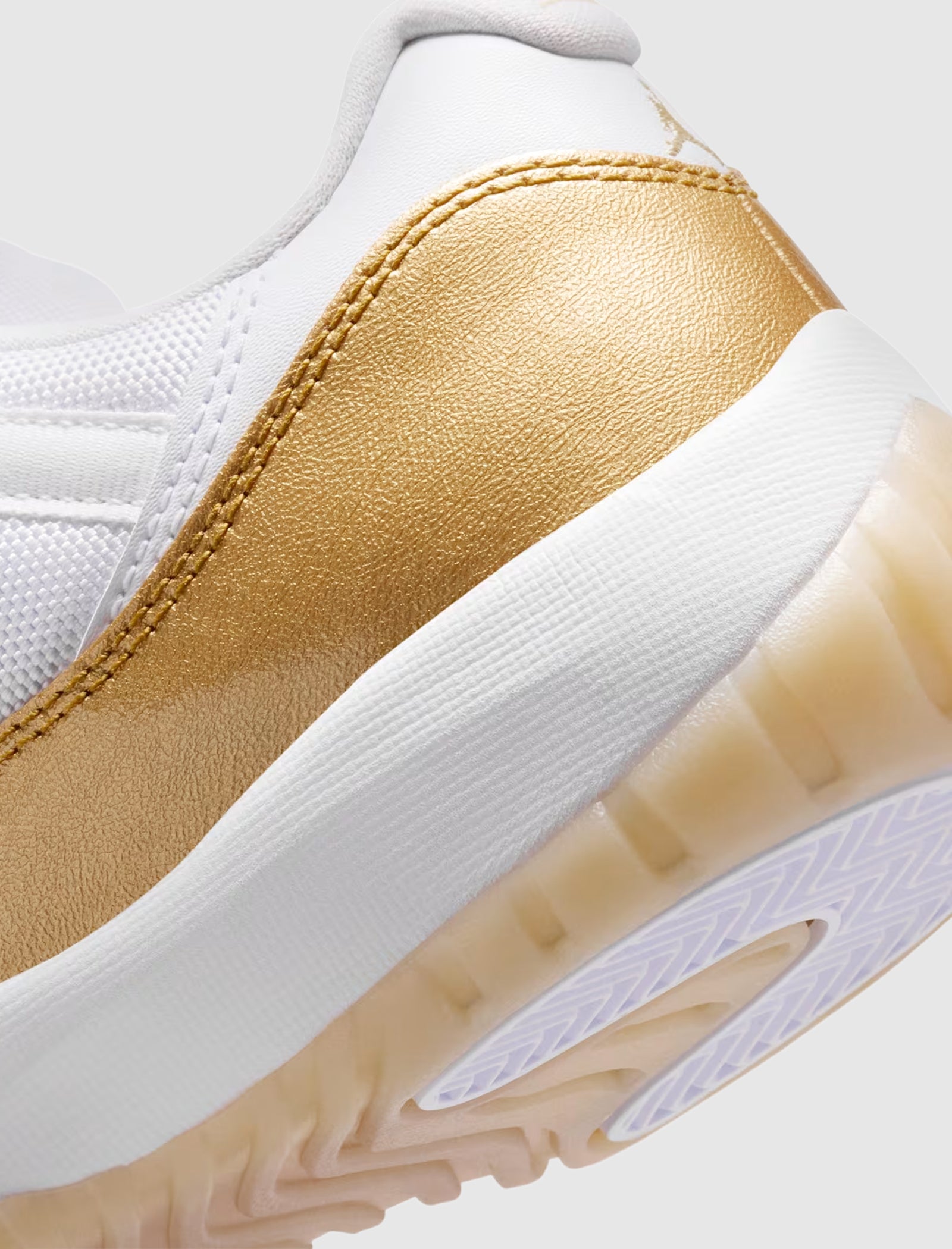 WOMEN'S AIR JORDAN 11 RETRO LOW "MOTHER'S DAY"