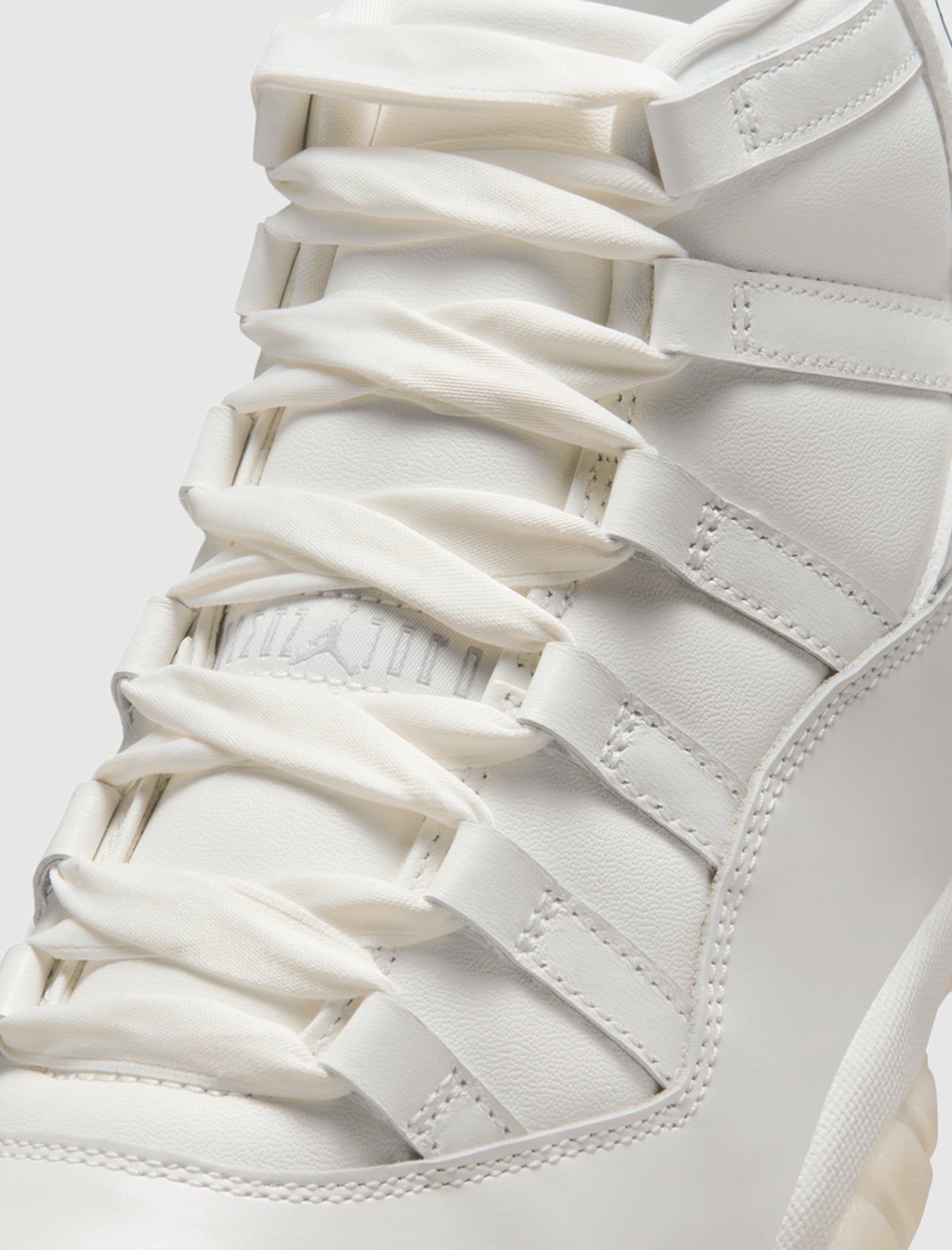 WOMEN&#39;S AIR JORDAN 11 RETRO