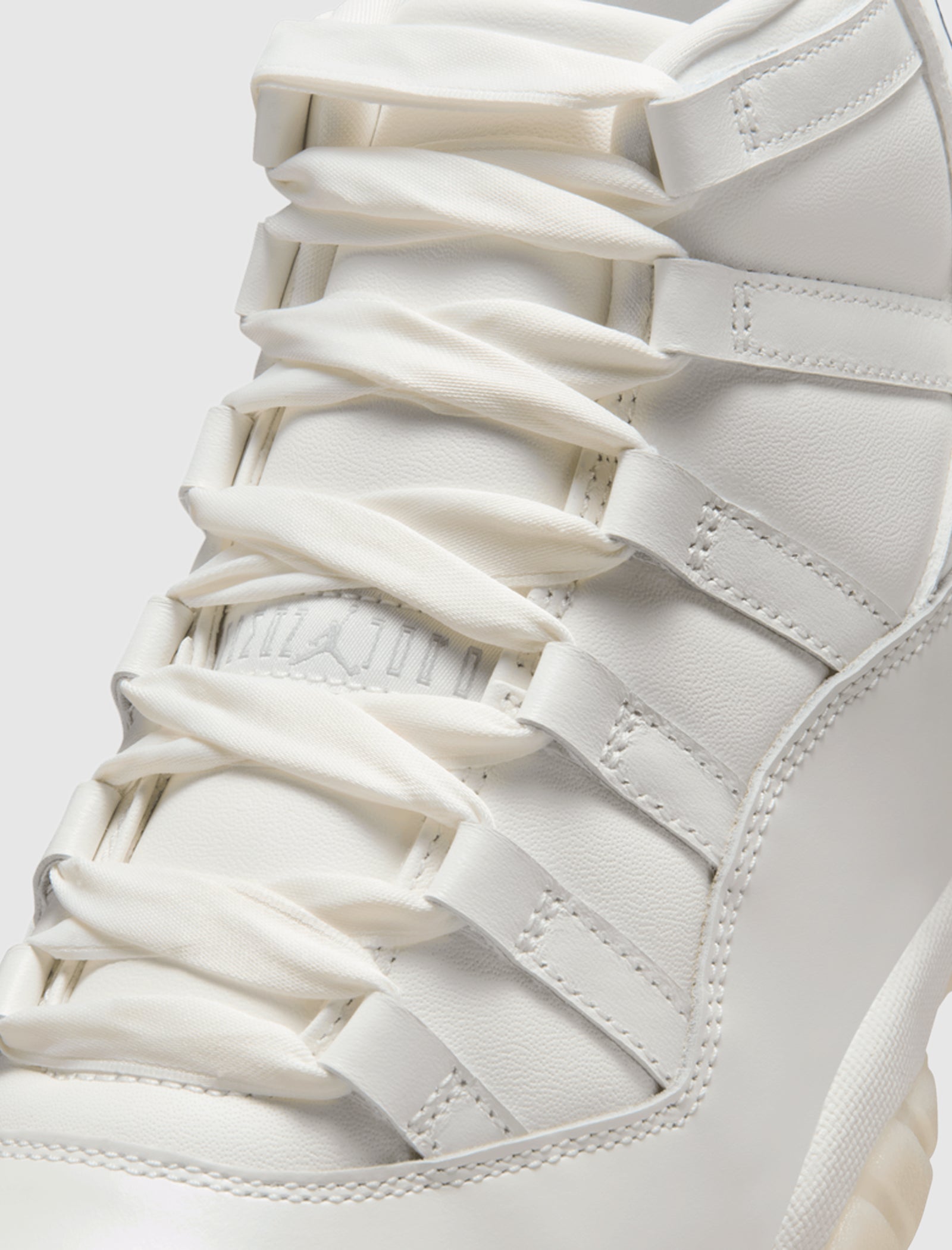 WOMEN&#39;S AIR JORDAN 11 RETRO