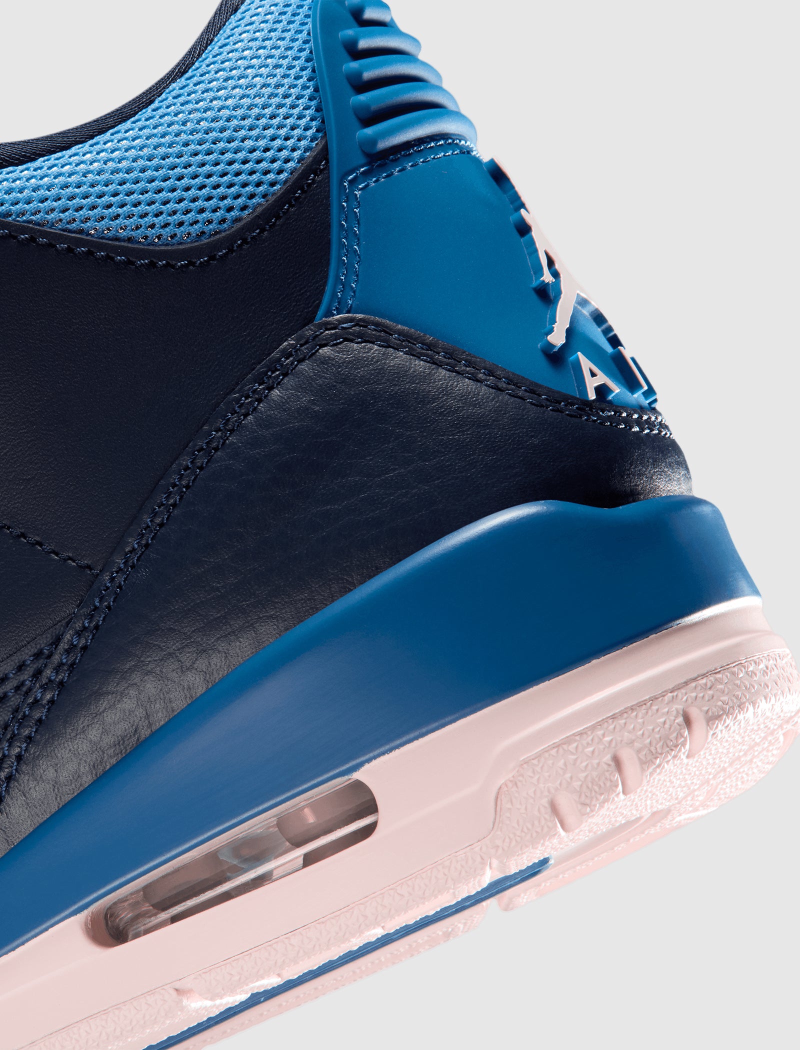 WOMEN'S AIR JORDAN 3 RETRO