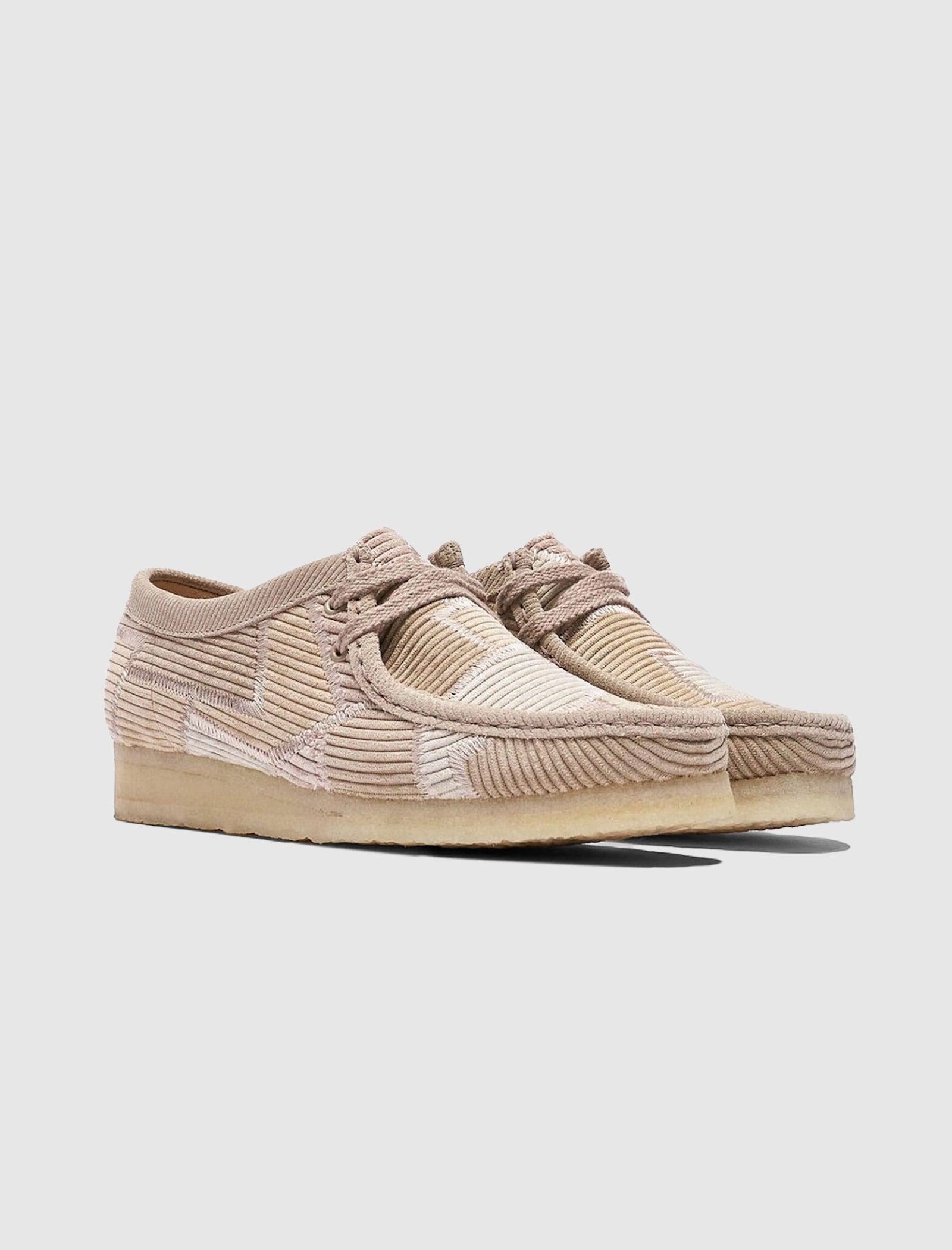 CLARKS X ALEALI MAY WALLABEE "BEIGE"