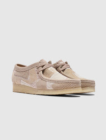 CLARKS X ALEALI MAY WALLABEE "BEIGE"