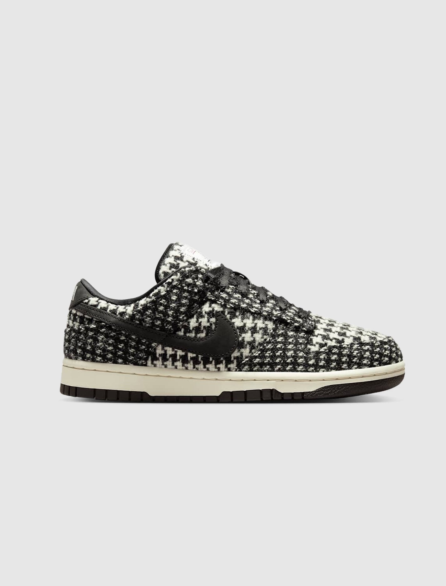 WOMEN&#39;S DUNK LOW HARRIS TWEED &quot;BLACK/WHITE&quot;