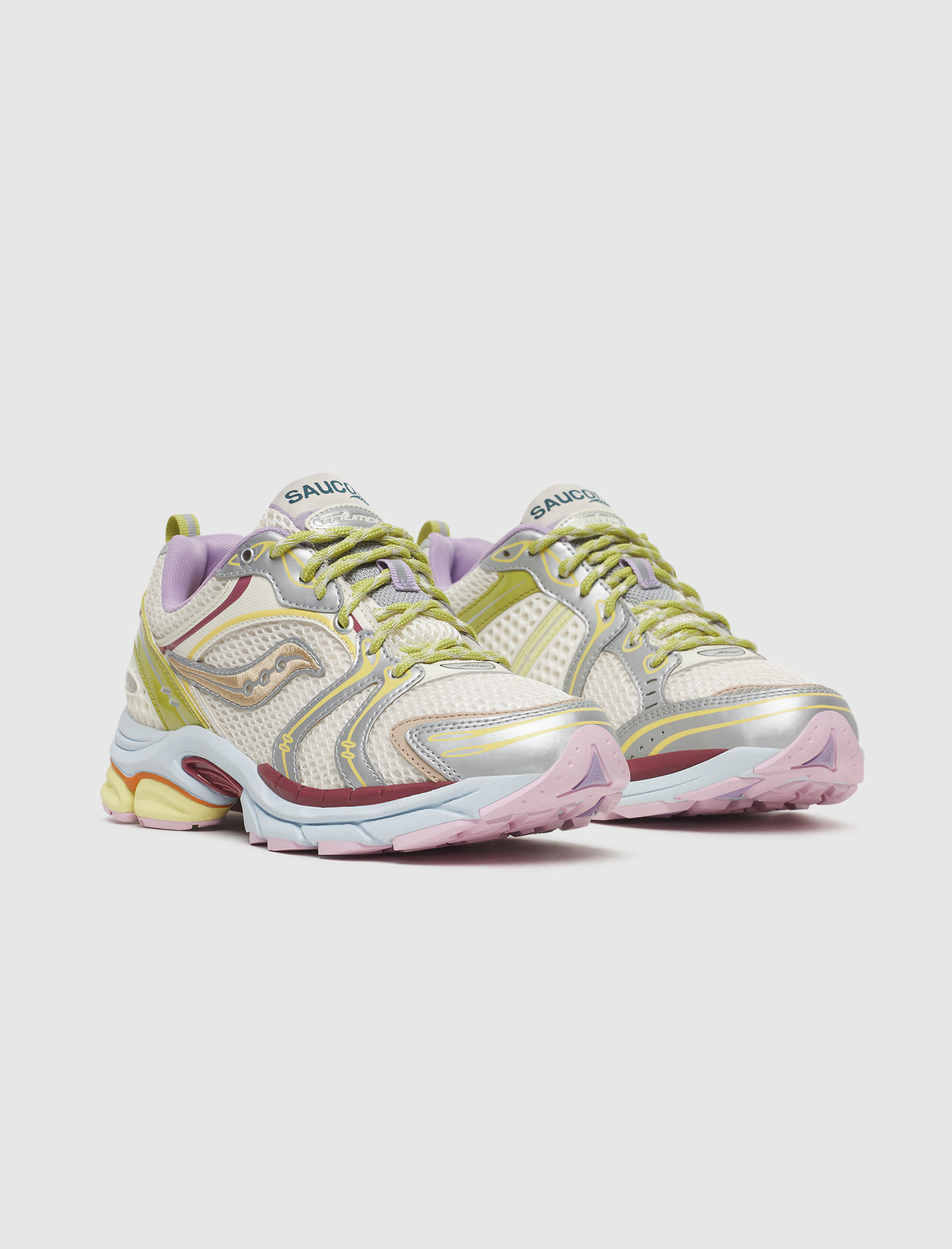 SAUCONY X EVELYNN WORLD PROGRID TRIUMPH 4