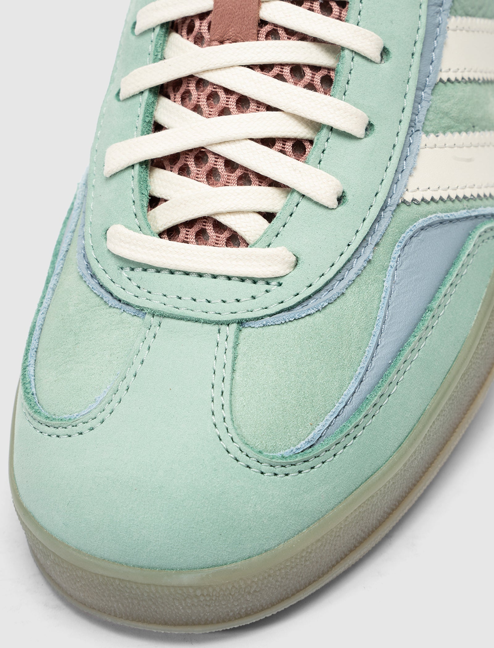 GAZELLE INDOOR