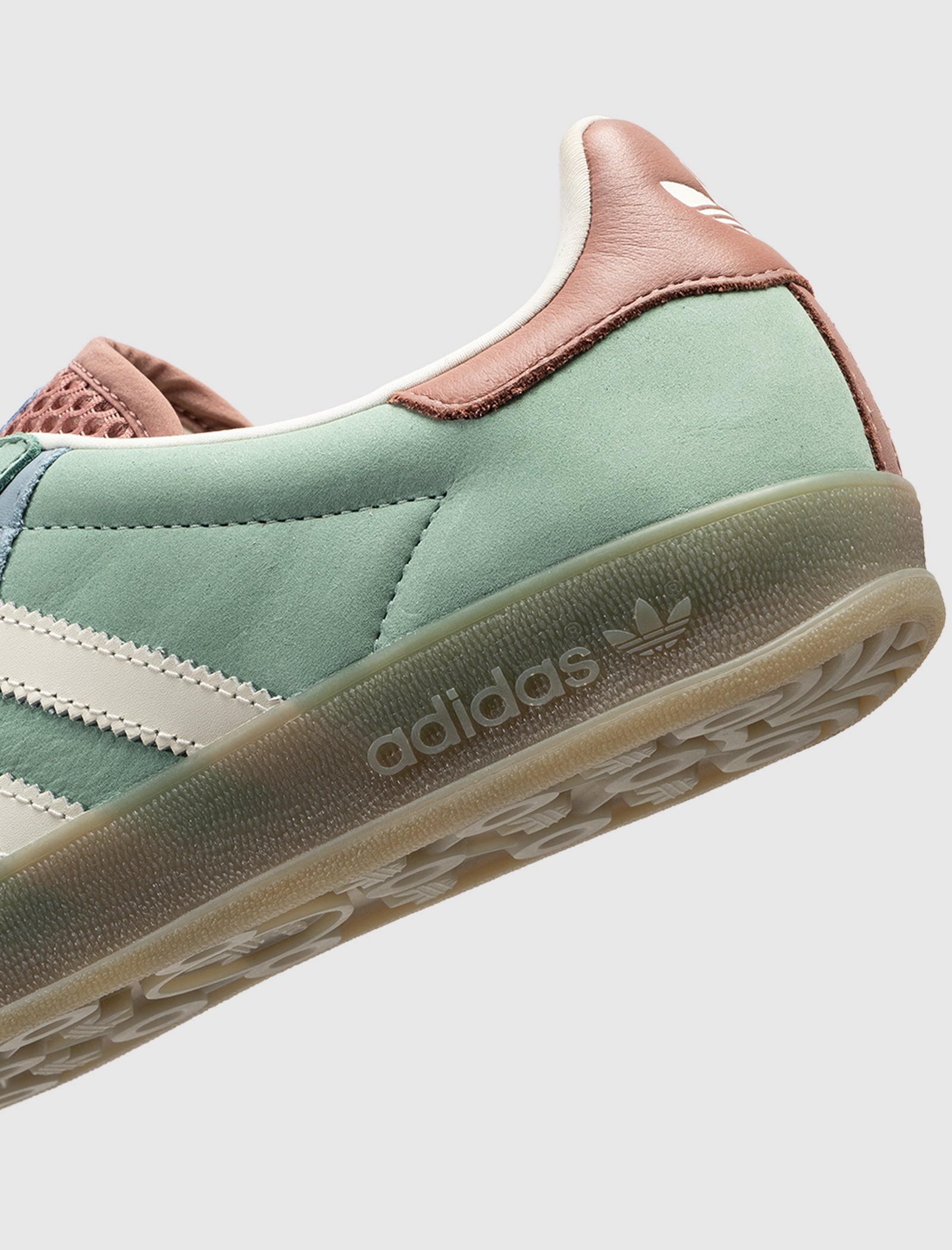 GAZELLE INDOOR