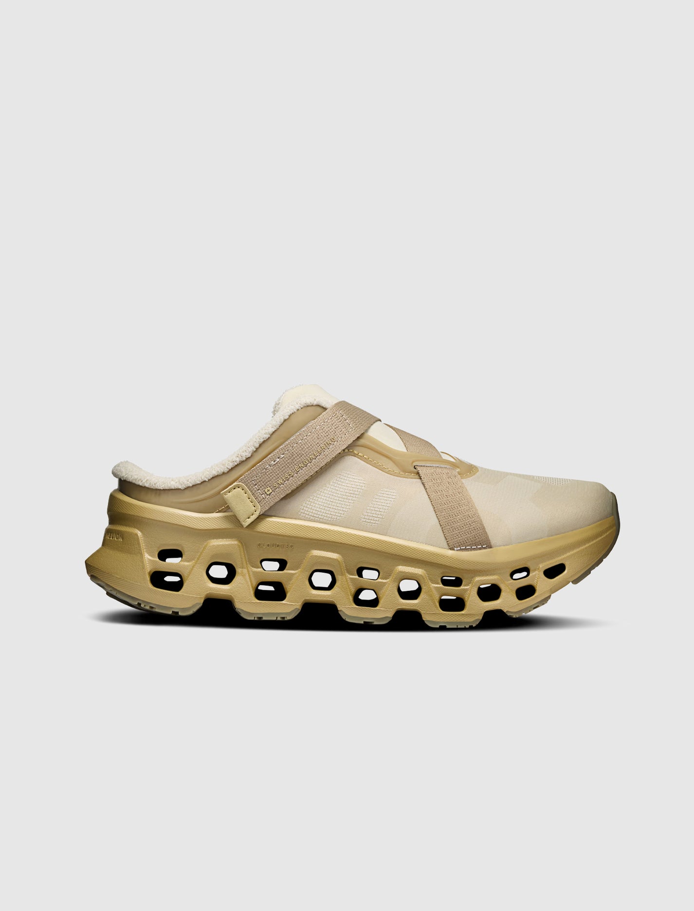 ON RUNNING X FKA TWIGS CLOUD MONSTER 3