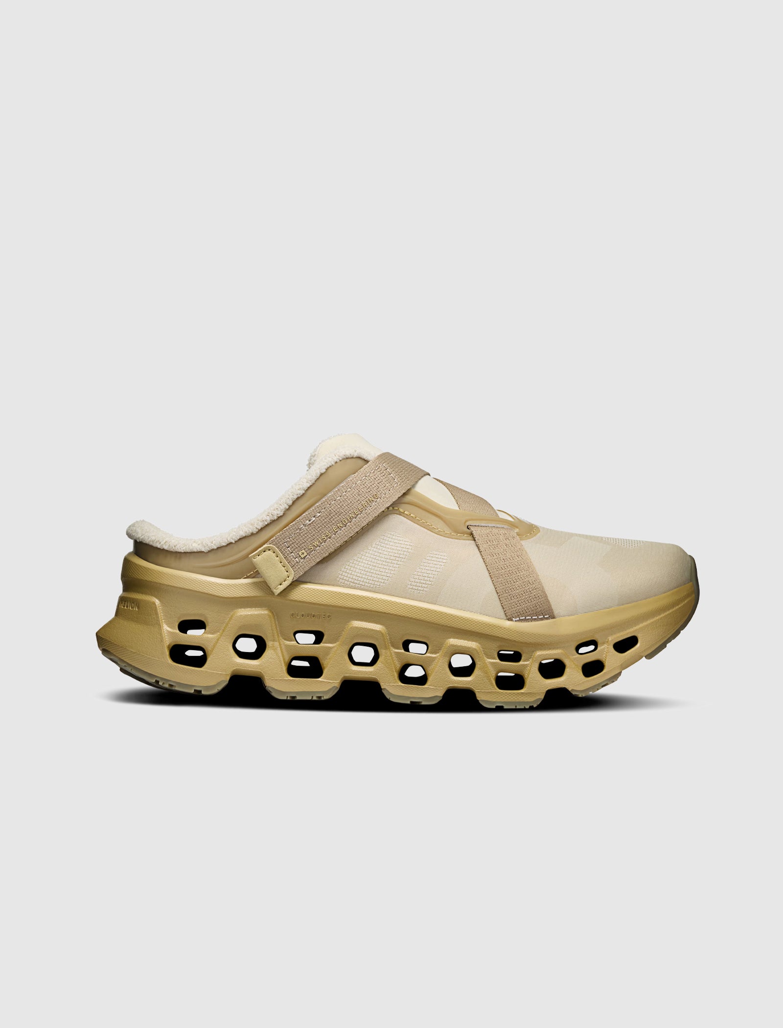 ON RUNNING X FKA TWIGS CLOUD MONSTER 3
