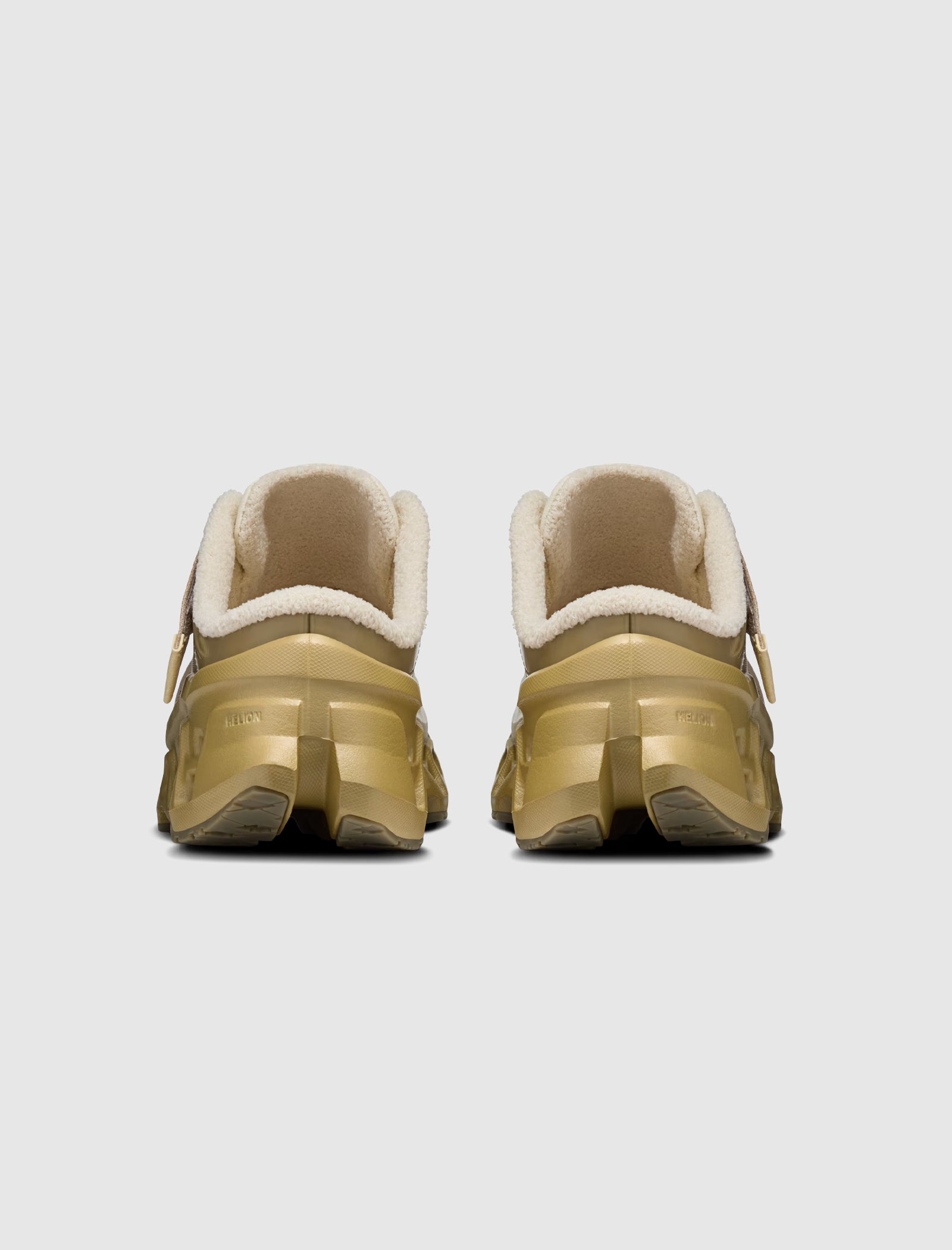 ON RUNNING X FKA TWIGS CLOUD MONSTER 3