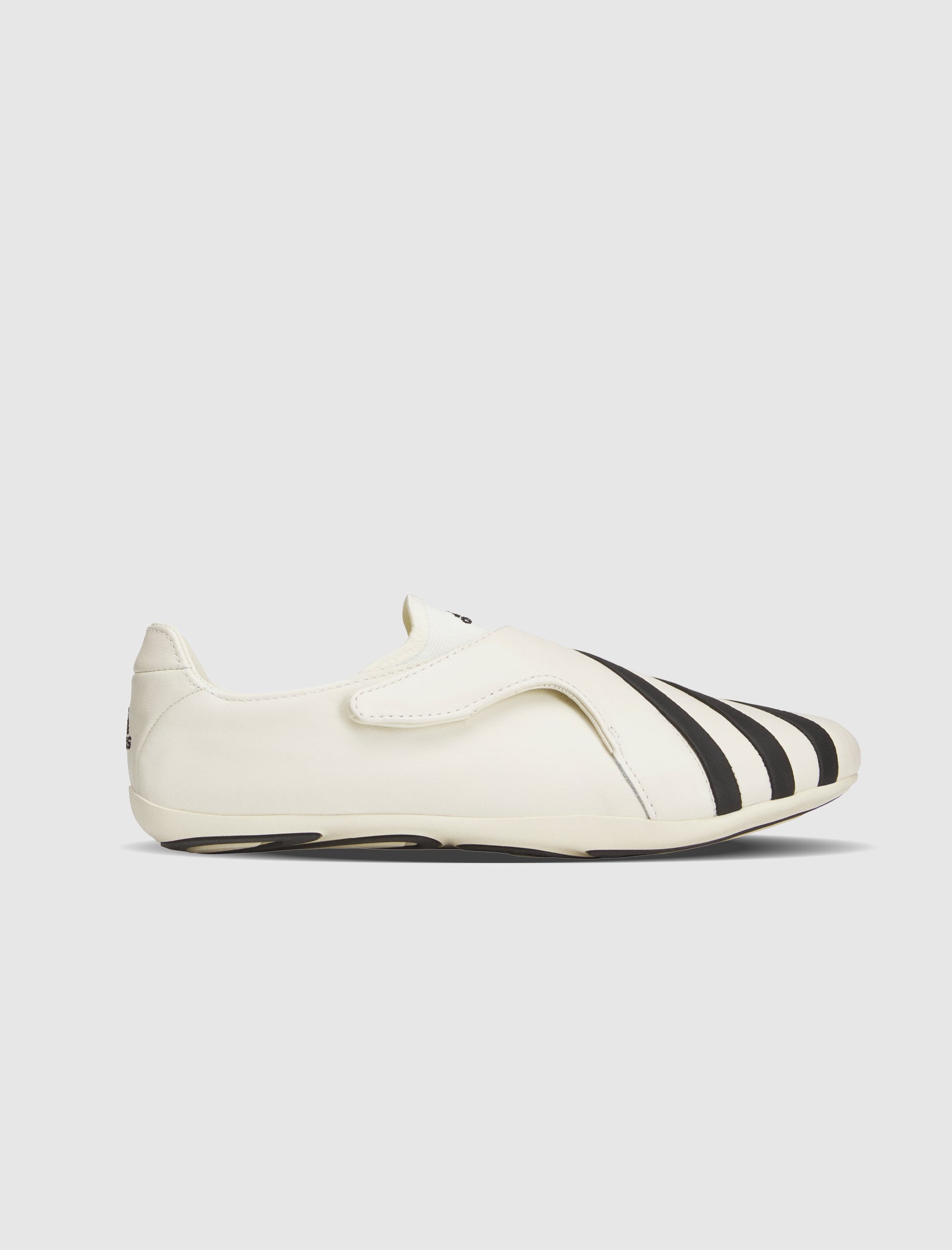 PHARRELL WILLIAMS YOGA VARIO "WHITE/BLACK"
