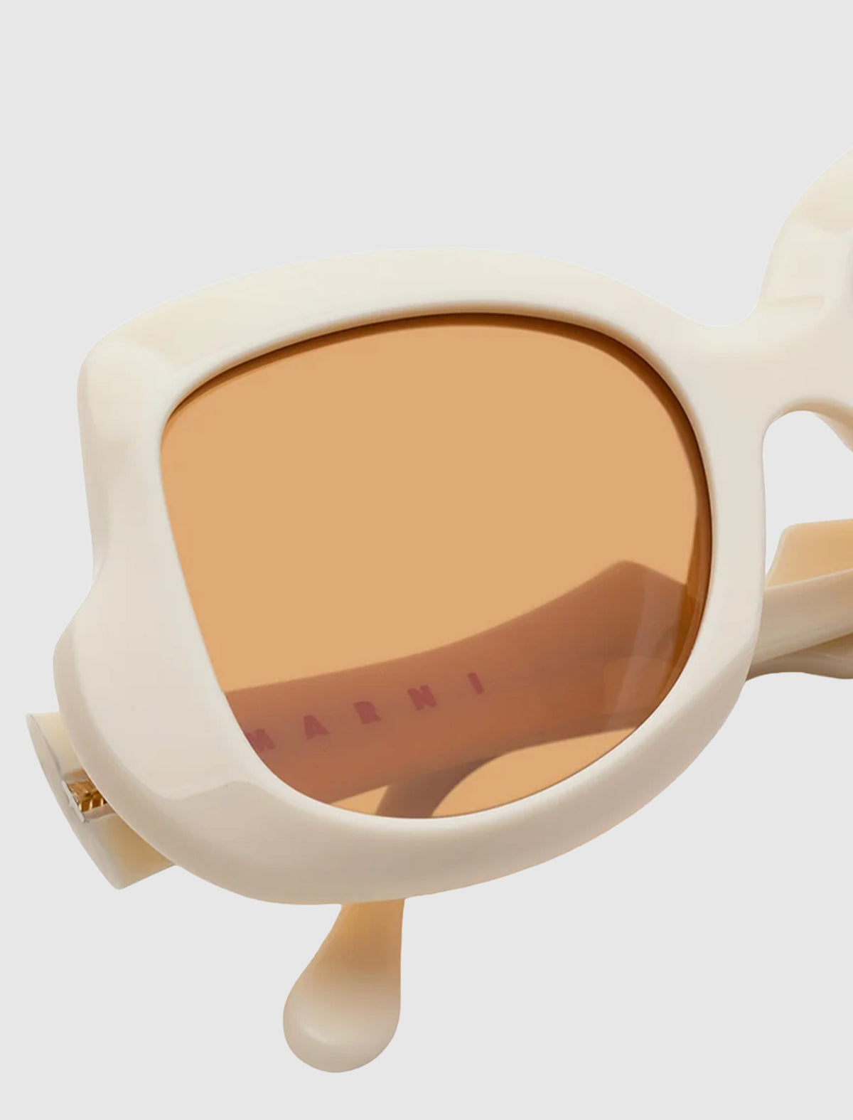 QUELYFISH CREAM COMB SUNGLASSES