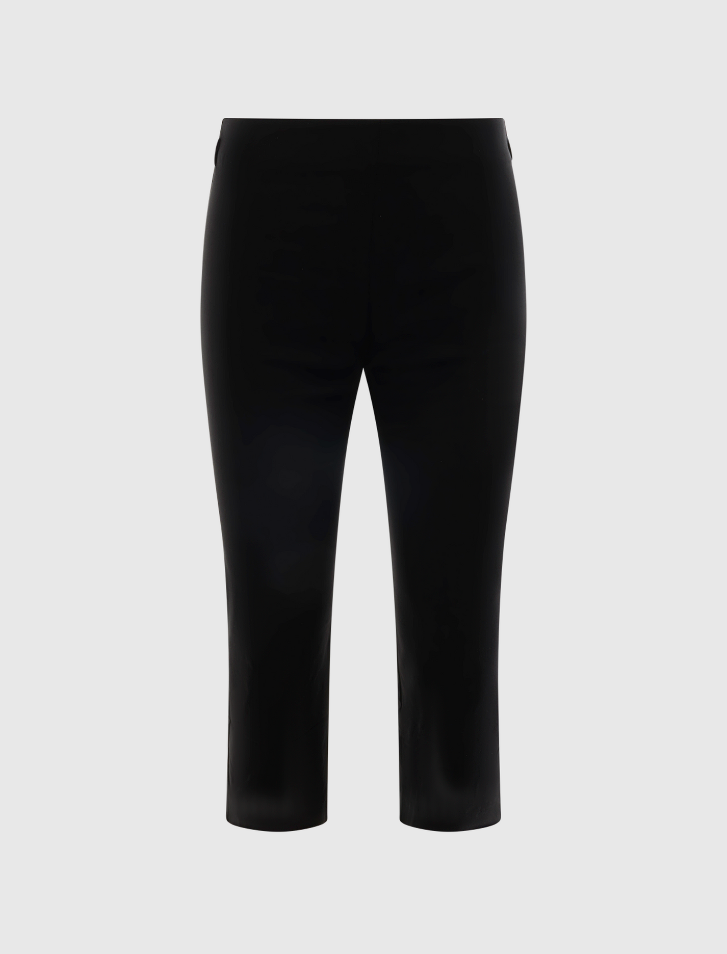 ELORA CAPRI
