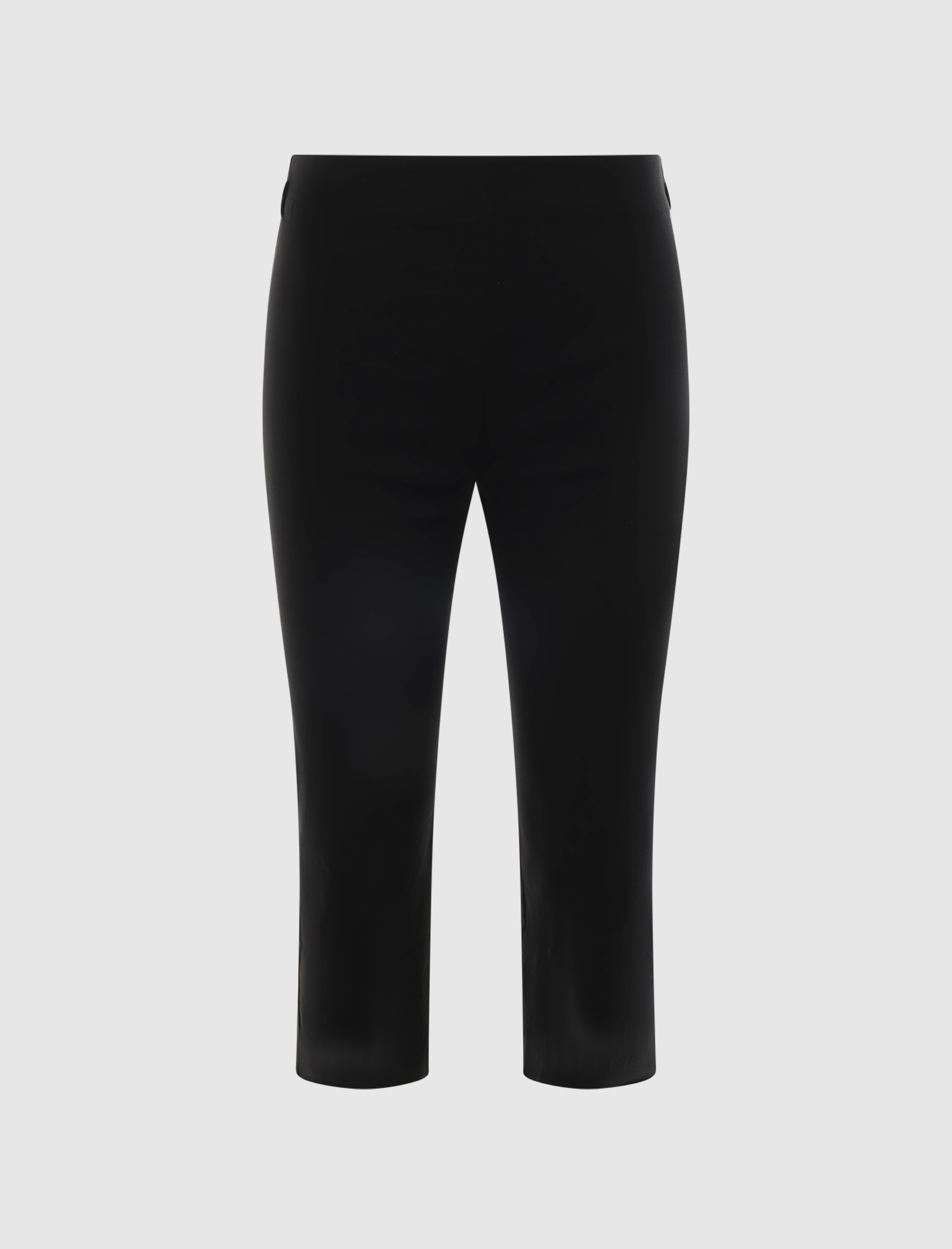 ELORA CAPRI