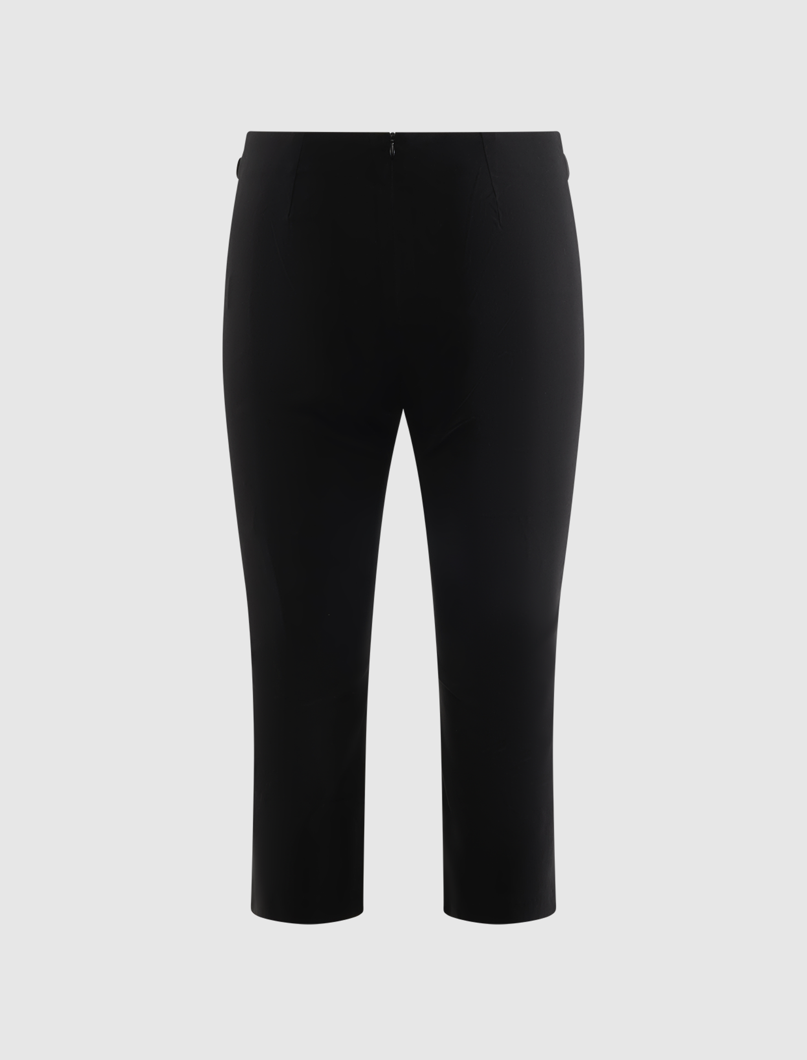 ELORA CAPRI