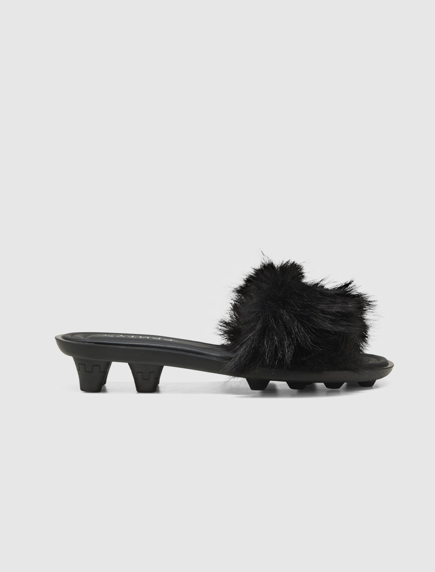SLIDE CHIC FUR