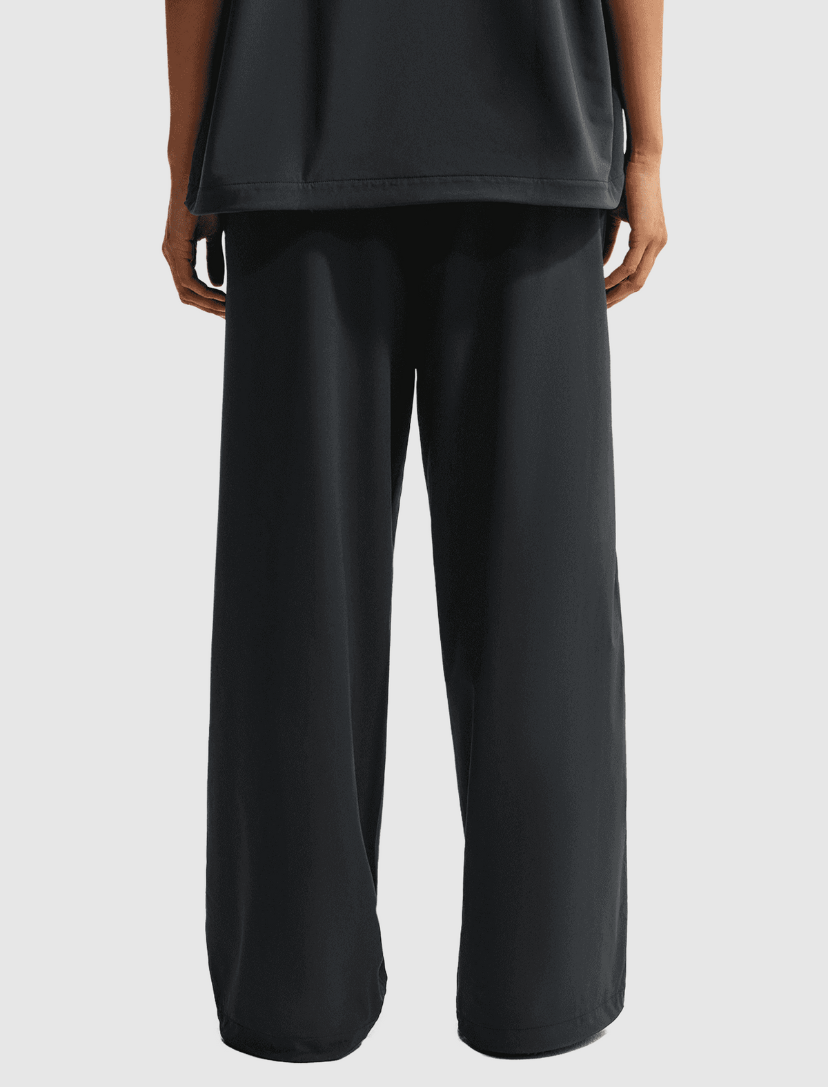 STRETCH NYLON OVERSIZED PANTS