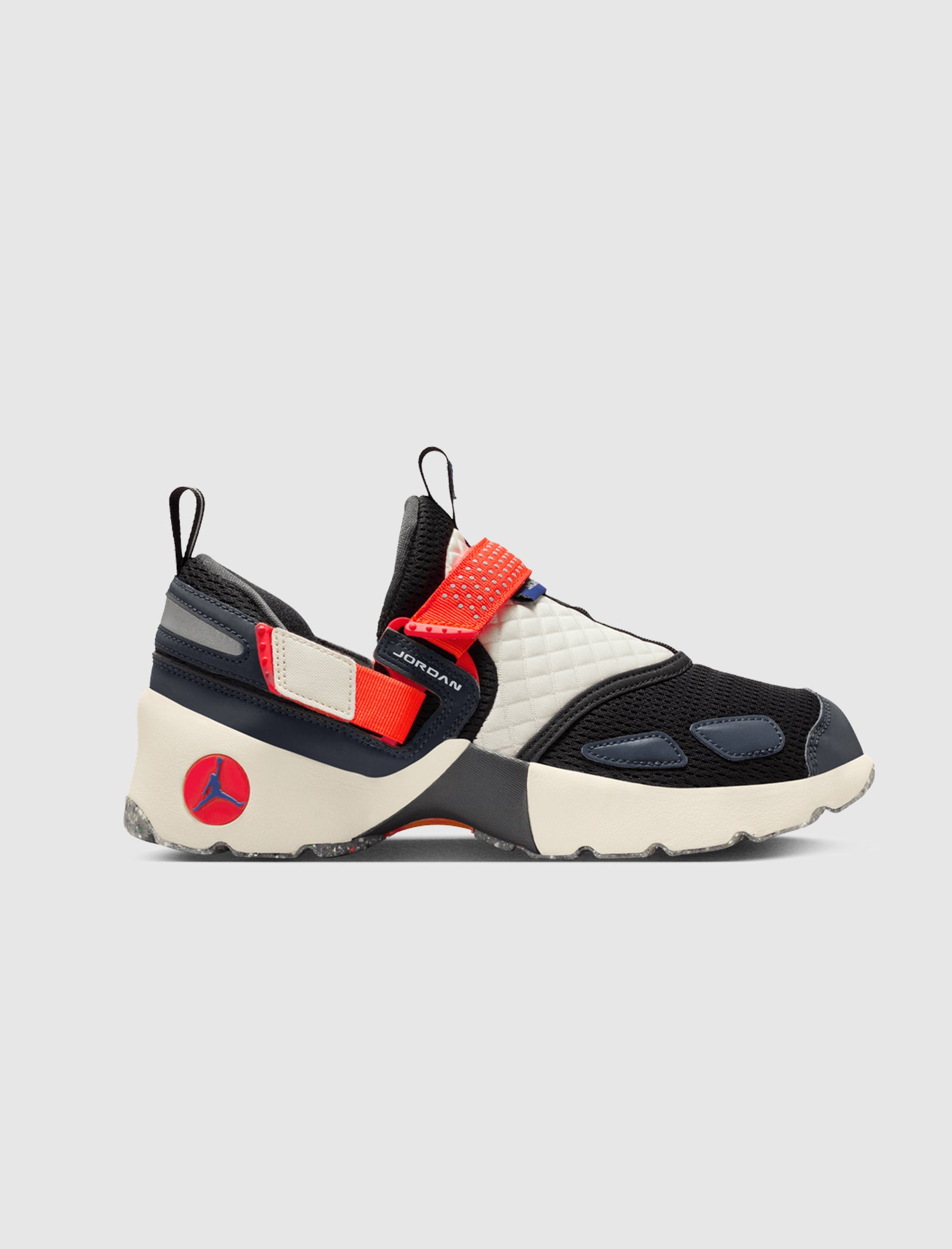 WOMEN'S JORDAN TRUNNER LX RA "BLACK/WHITE/COCONUT MILK/ ORANGE BLAZE"