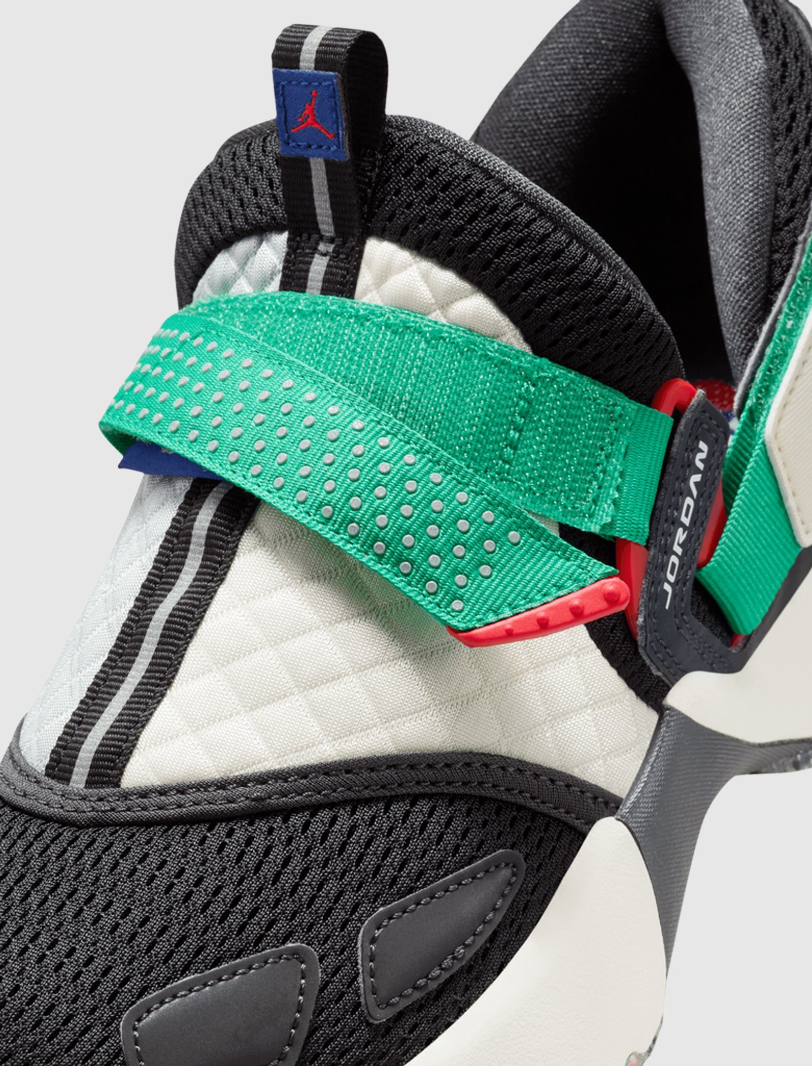 WOMEN'S JORDAN TRUNNER LX RA "BLACK/WHITE/COCONUT MILK/ ORANGE BLAZE"