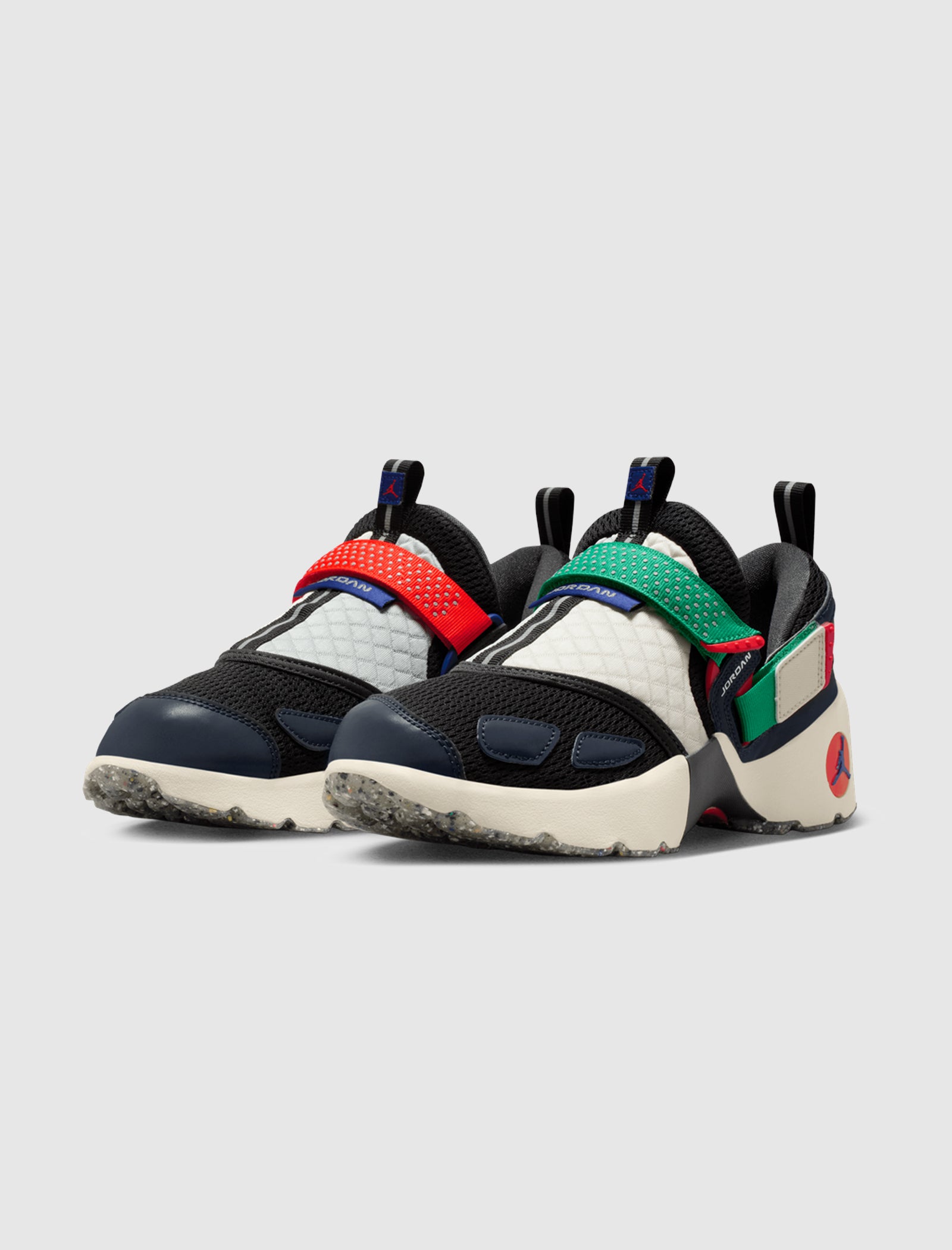 WOMEN'S JORDAN TRUNNER LX RA "BLACK/WHITE/COCONUT MILK/ ORANGE BLAZE"