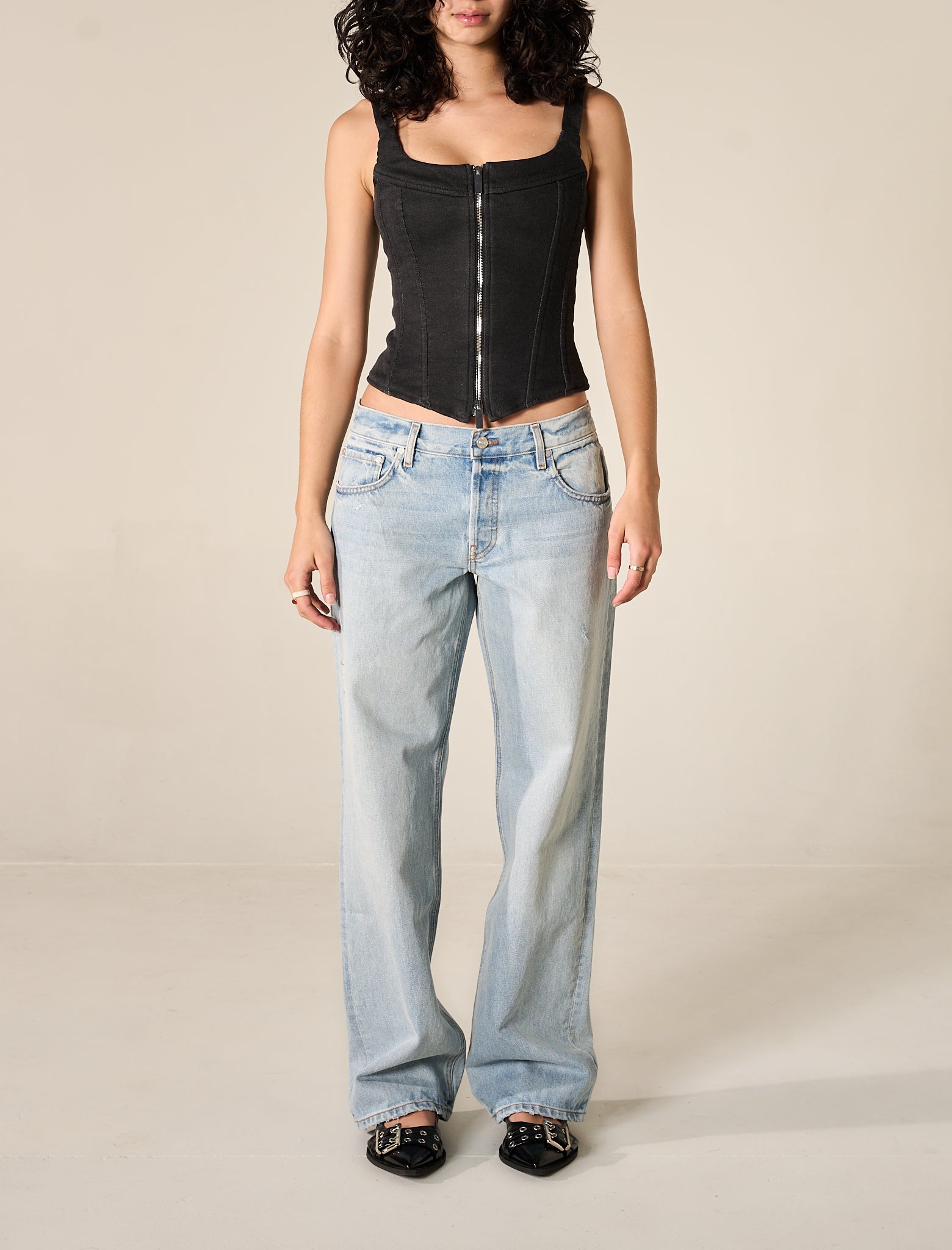 WOMEN'S LOW RISE BAGGY JEAN