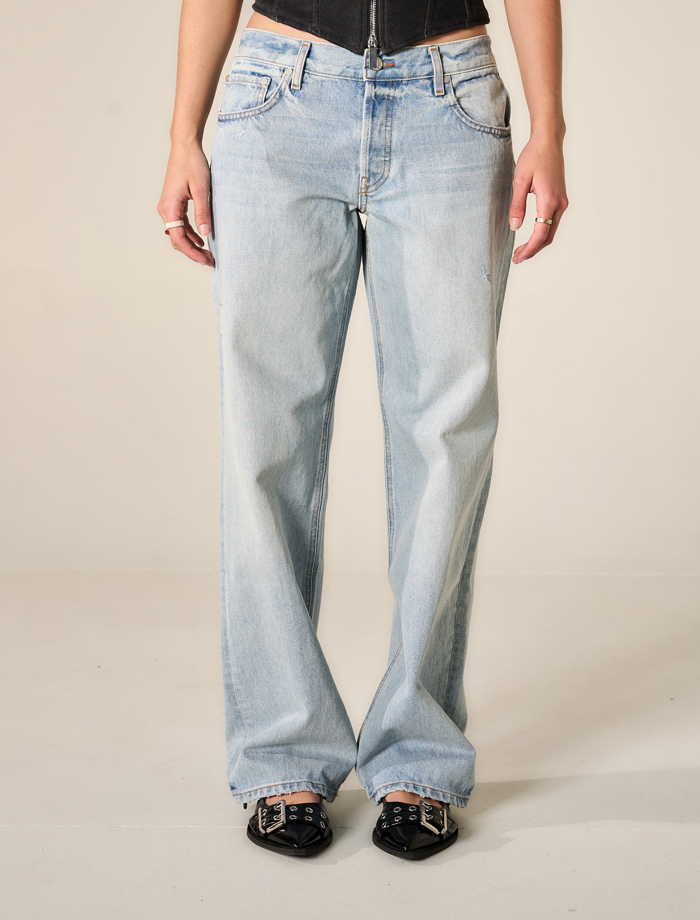 WOMEN'S LOW RISE BAGGY JEAN