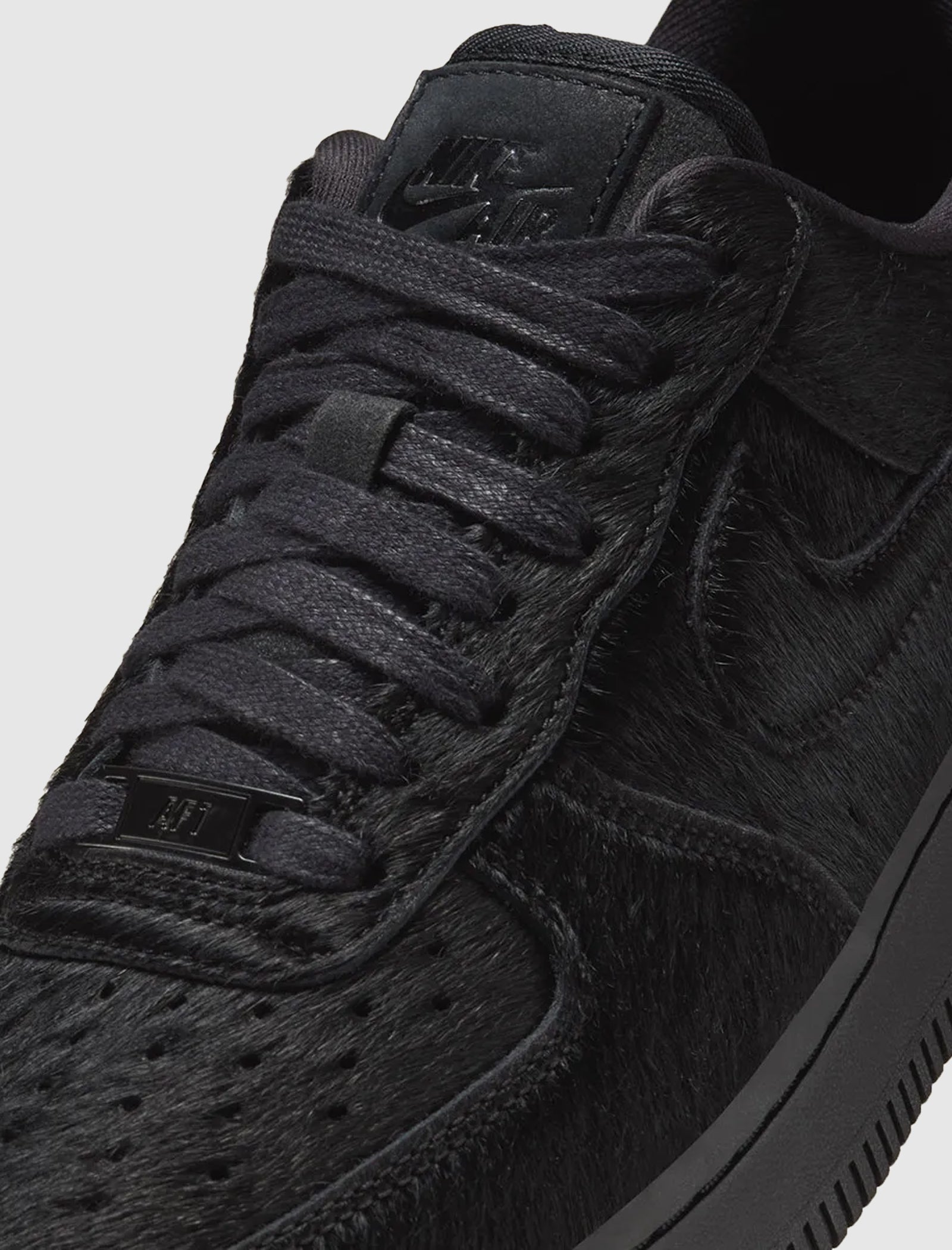 WOMEN'S AIR FORCE 1 '07 "BLACK/OFF NOIR"