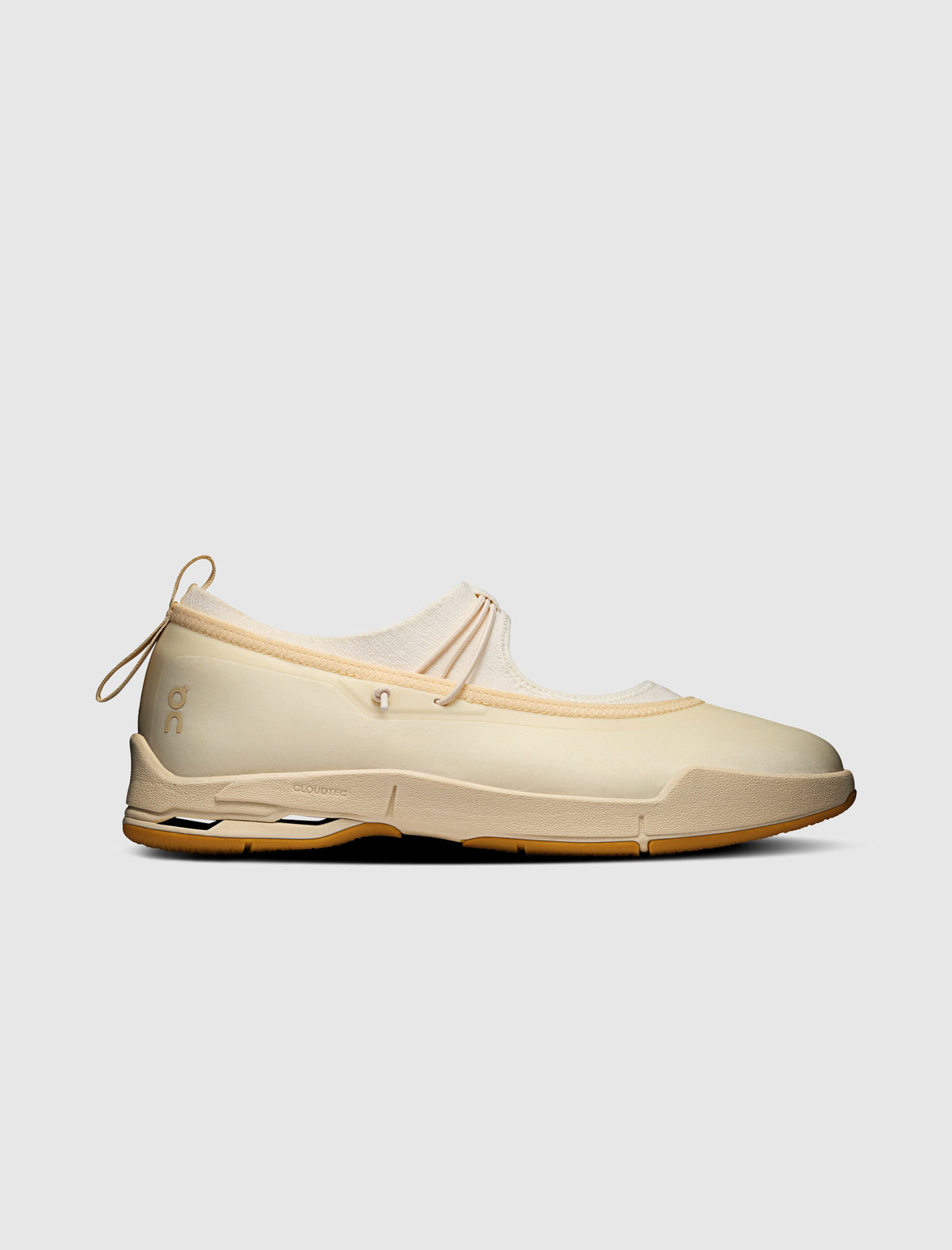 ZENDAYA X ON RUNNING CLOUDNOVA MOON SHOE
