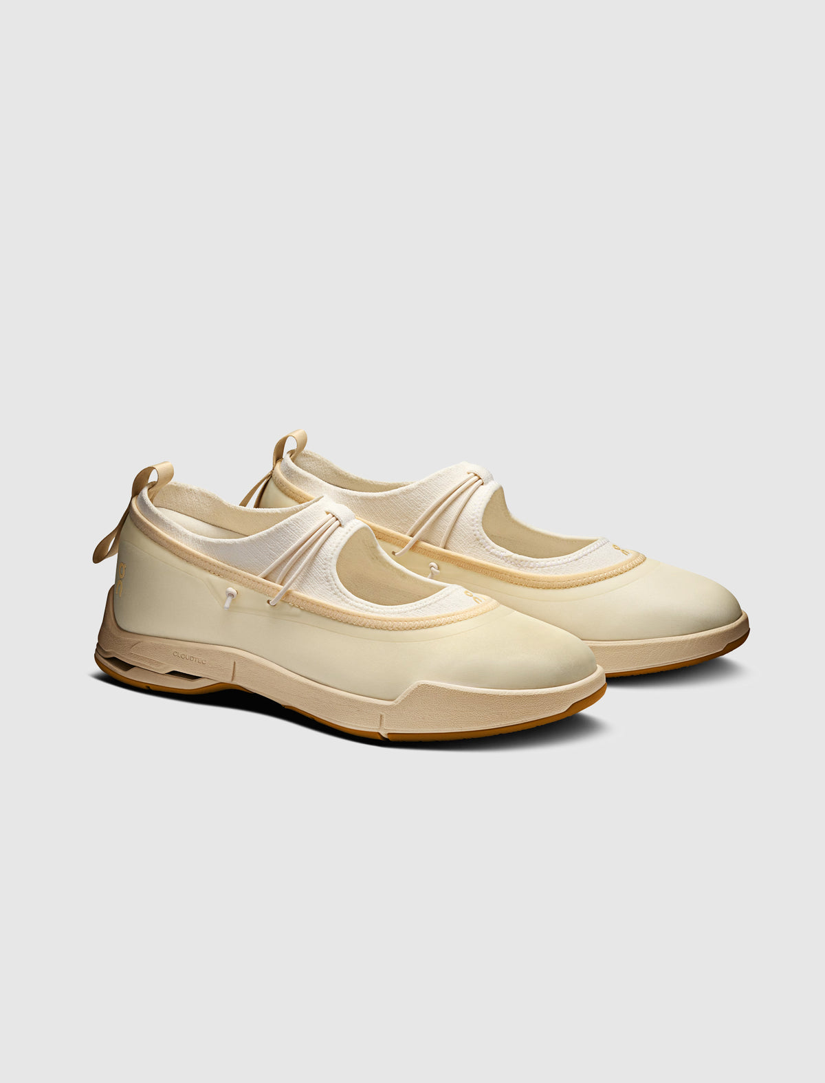ZENDAYA X ON RUNNING CLOUDNOVA MOON SHOE