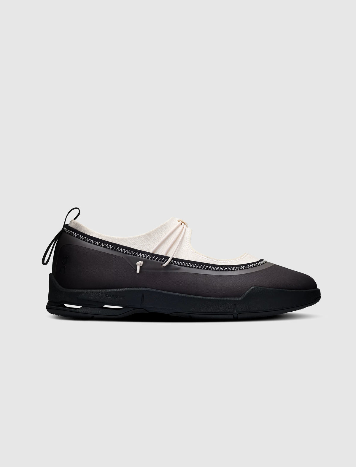 ZENDAYA X ON RUNNING CLOUDNOVA MOON SHOE