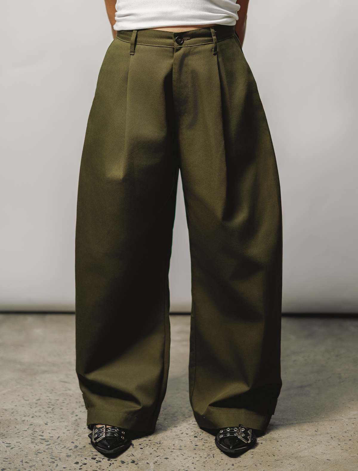 SINGLE PLEAT TROUSER